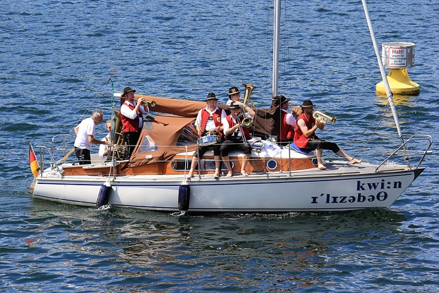 加投入和政 加投入和政